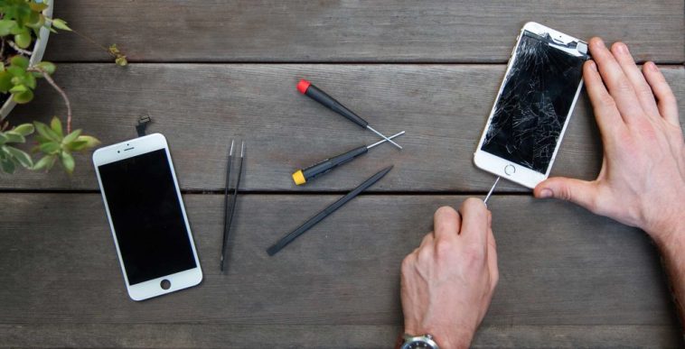 6 Things To Look for When Picking a Phone Repair Shop