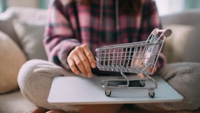 Smart Lifestyle Hacks to Save Money While Shopping Online
